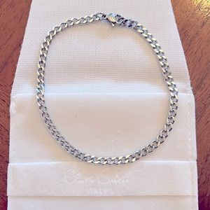 Oliver Cabell 4-mm men’s Cuban chain bracelet in pure .925 sterling silver.